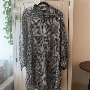 Glamorous Maternity relaxed oversized shirt dress in monochrome geo print